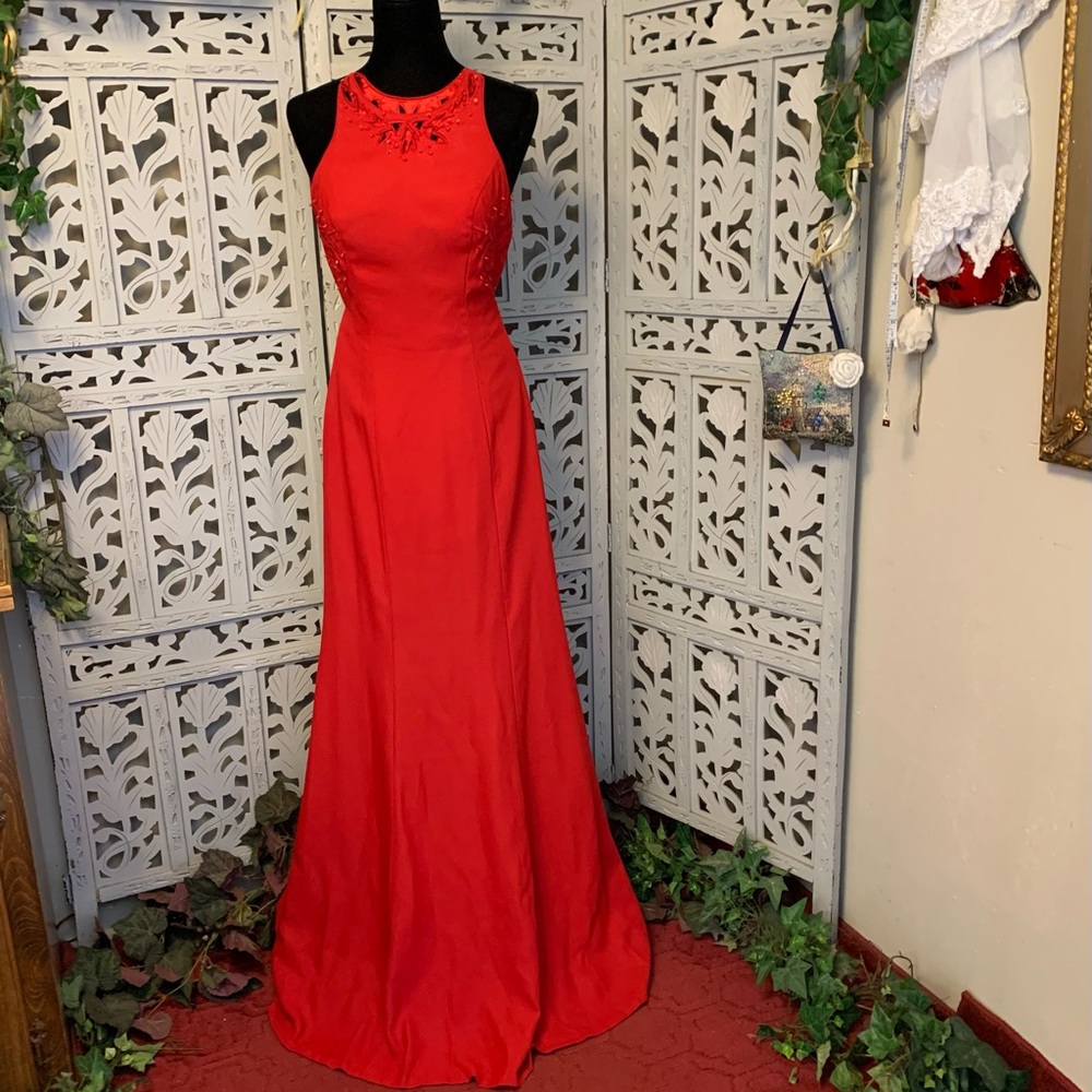 STERLING REGAL RED SLEEVELESS LONG FORMAL PROM EVENING DRESS GOWN